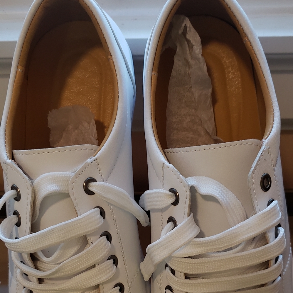 Sneakers - Picture 5 of 5